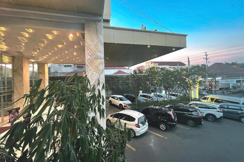 Kj Hotel Jogjacarta Exterior foto