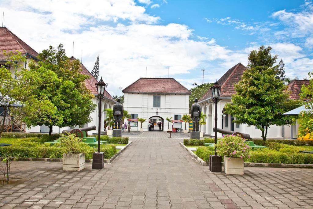 Kj Hotel Jogjacarta Exterior foto